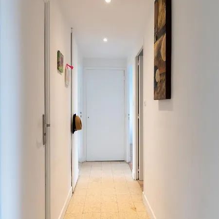 Spacieux A Proximite Du Centre Villes Wifi Stationnement Gratuit Apartment