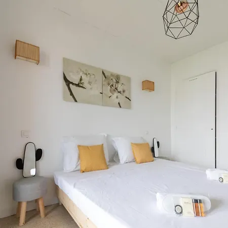 Spacieux A Proximite Du Centre Villes Wifi Stationnement Gratuit Apartment
