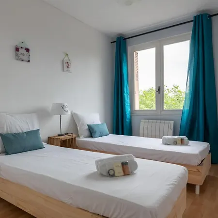 Apartment Spacieux A Proximite Du Centre Villes Wifi Stationnement Gratuit *